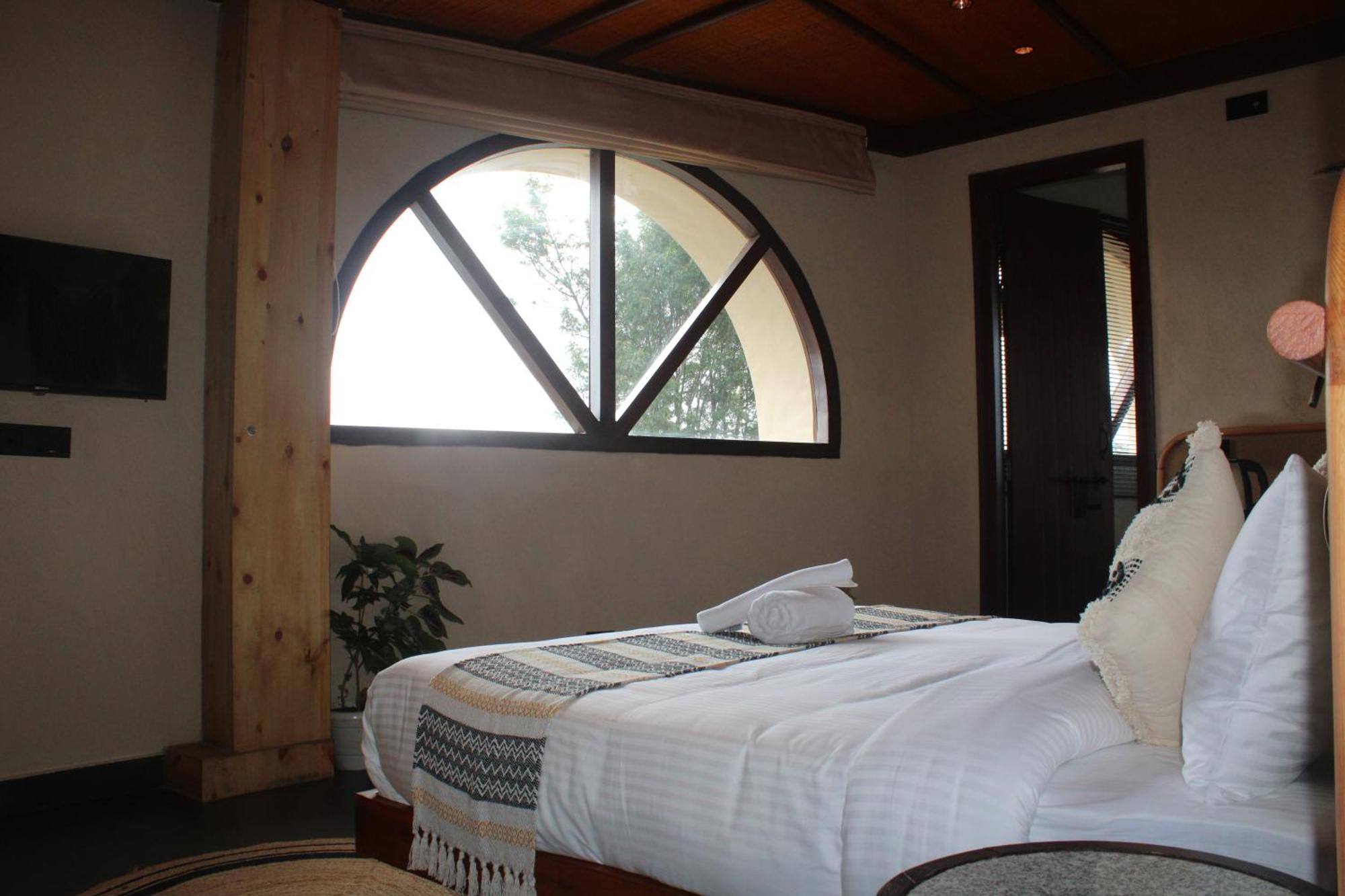 Himalayan Hobbit House Hotel Алмора Екстериор снимка