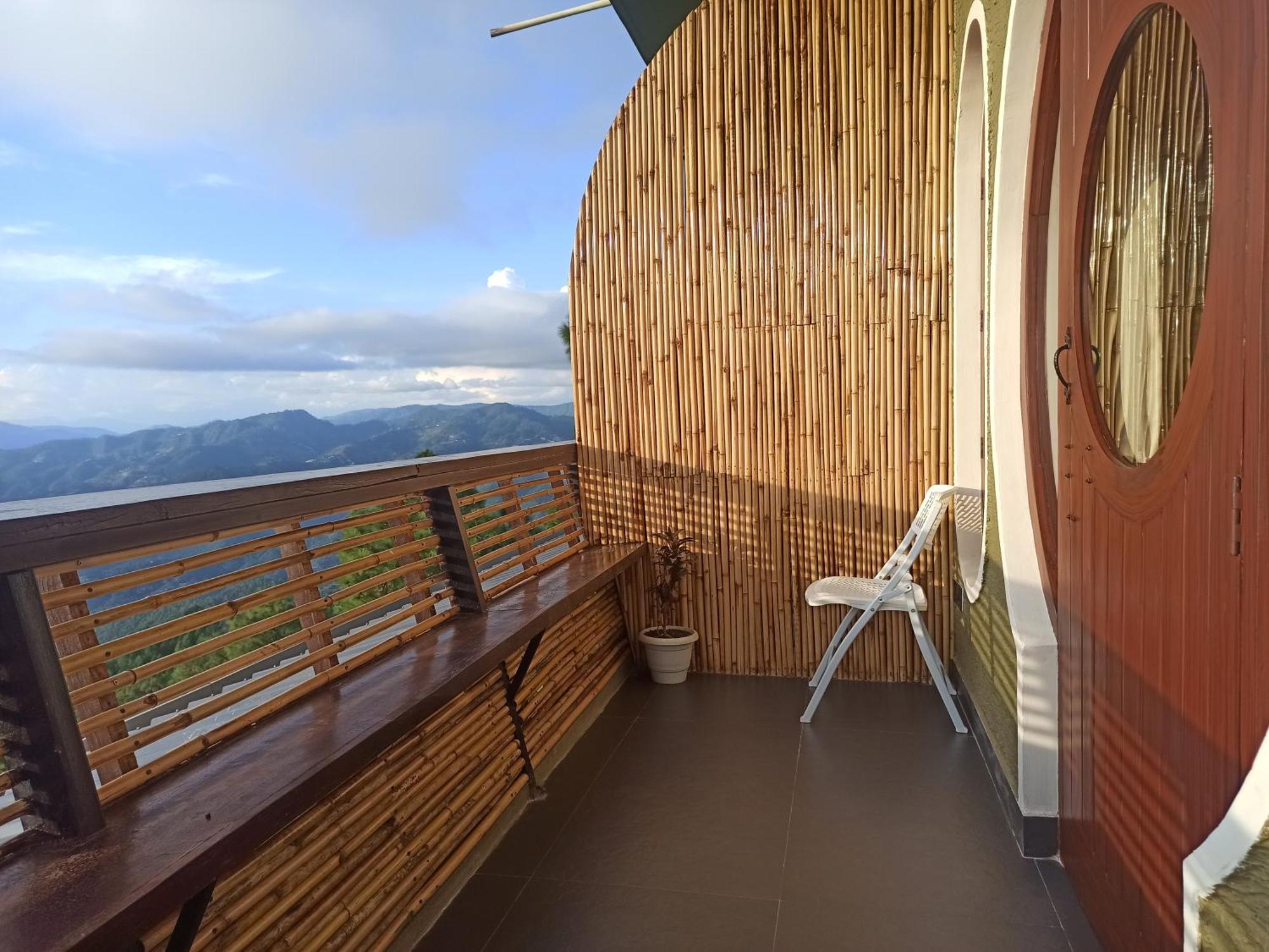 Himalayan Hobbit House Hotel Алмора Екстериор снимка