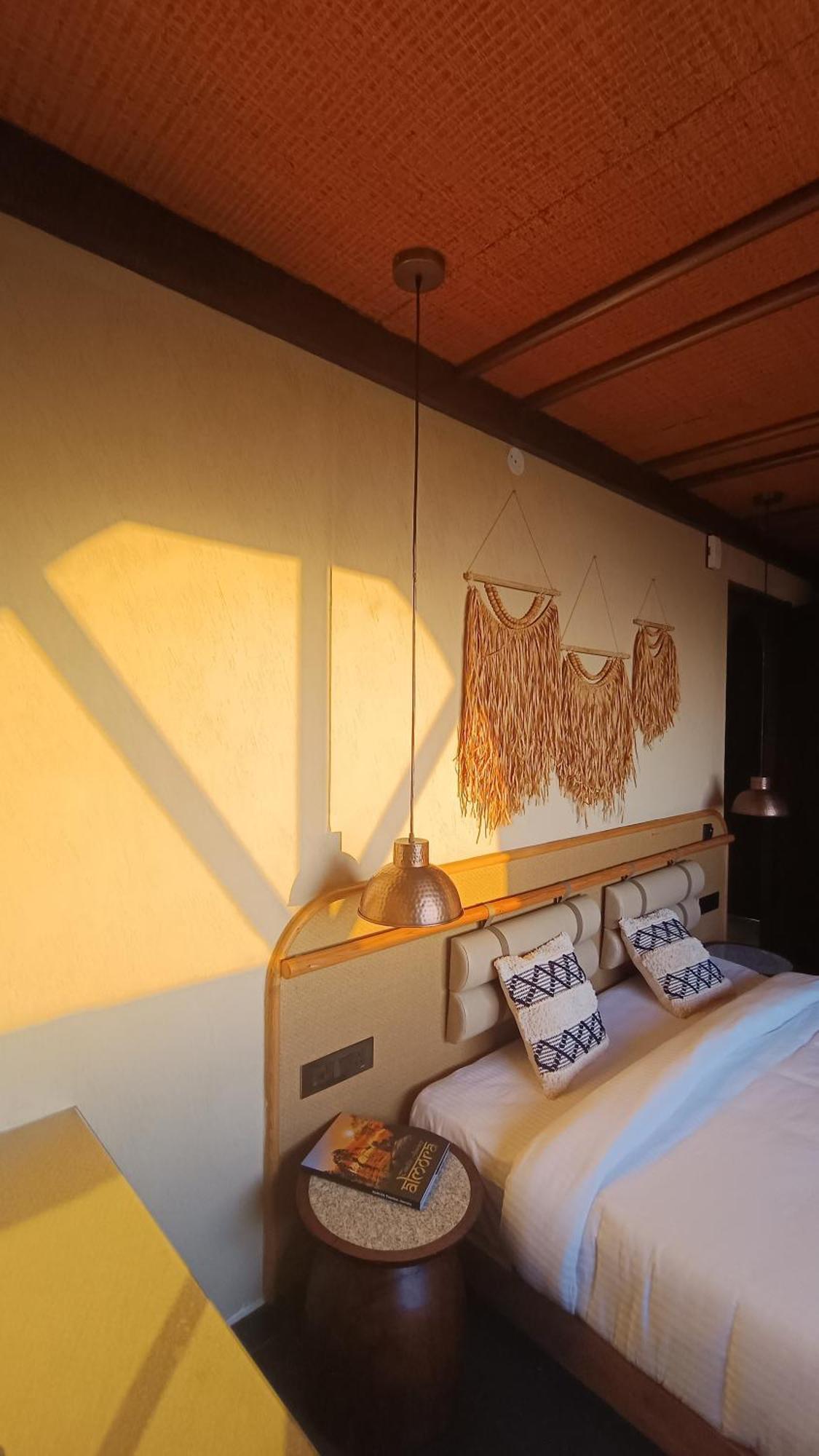 Himalayan Hobbit House Hotel Алмора Екстериор снимка